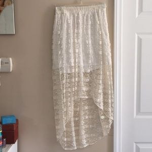Lace height to low skirt